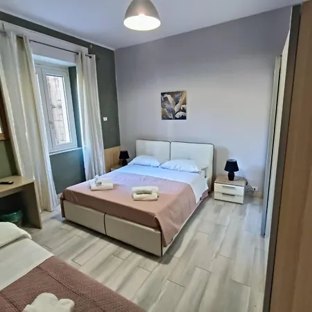 A Due Passi Dalla Valle Dei Templi